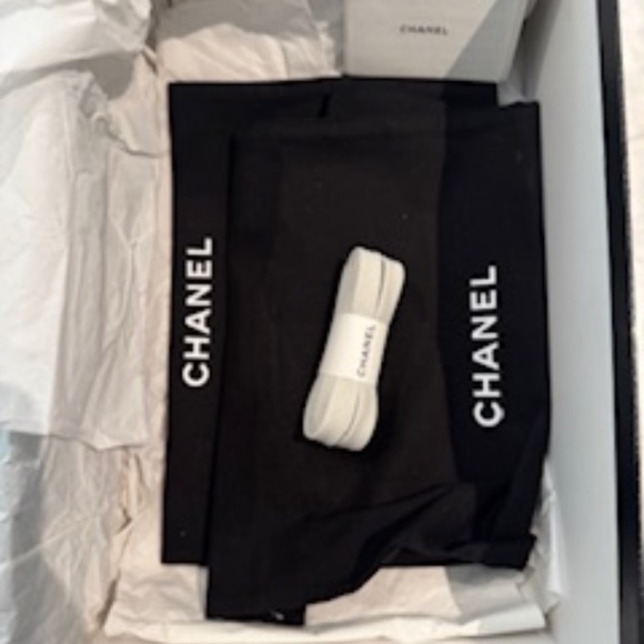 Chanel 23P Fuchsia  Suede White CC Logo Flat Lace Up Runner Trainer Sneaker 37 - Picture 7 of 14